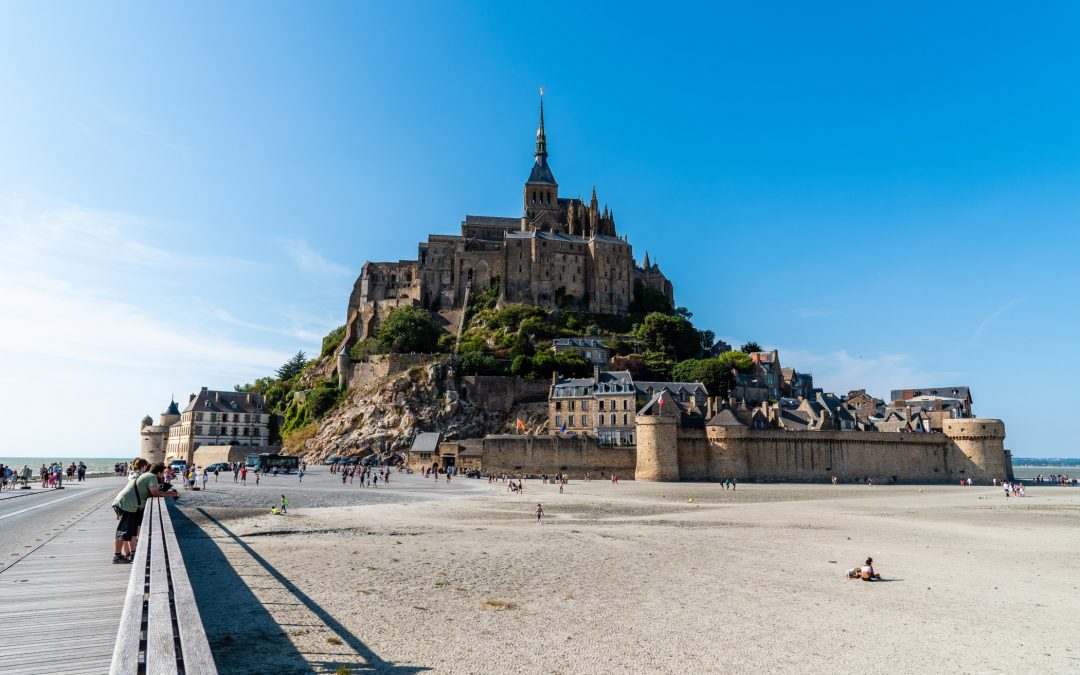 Découvrir la Manche durant ses vacances, comment organiser son séjour ?